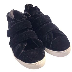 Shoe Dazzle velvet ruffle sneaker 9.5
